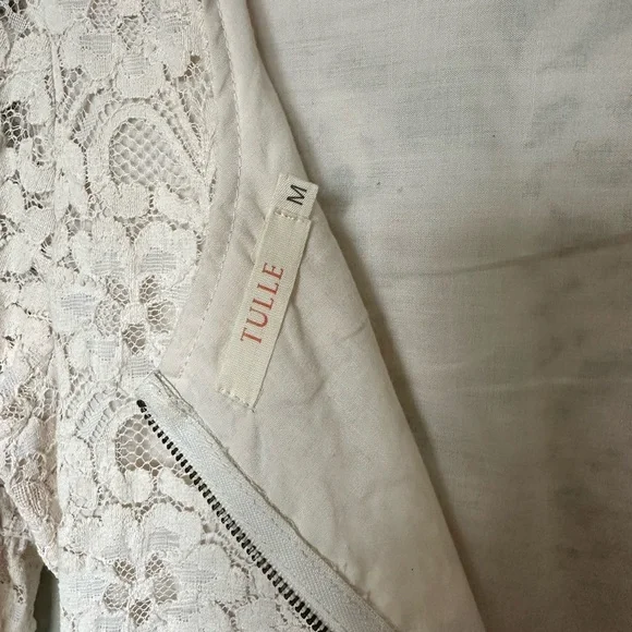 Lace Dress - Picture 4 of 4